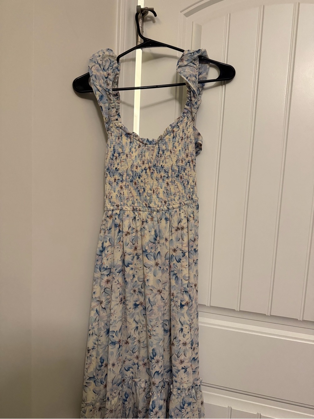 American Eagle Outfitters Blue and Cream Floral Maxi Dress